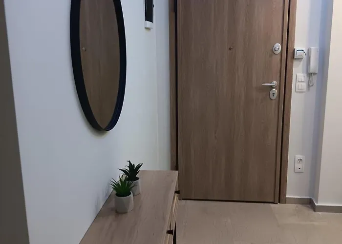 Elena's Place, Free Parking!!! *