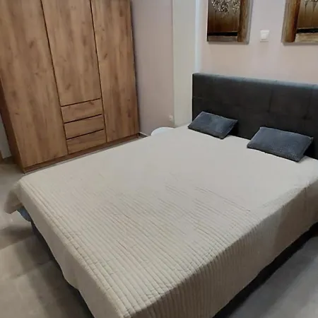 Elena's Place Apartment