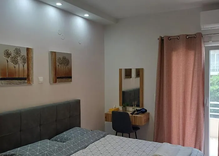Elena's Place, Free Parking!!! *
